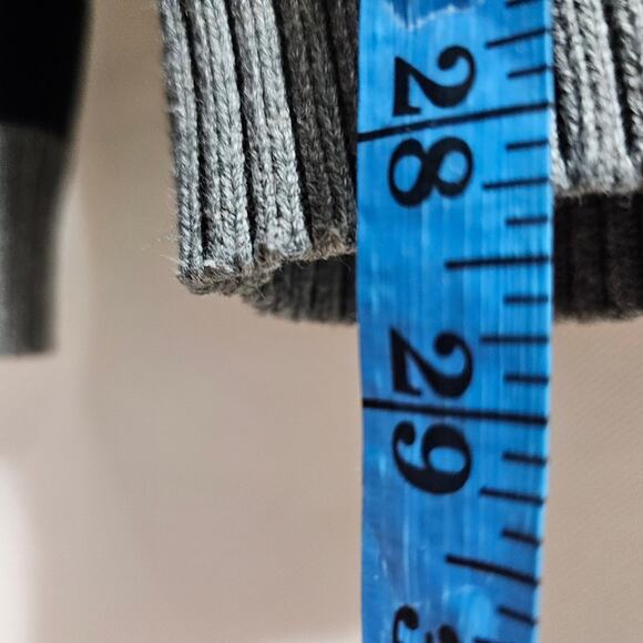 Vintage Kenneth Cole Reaction "Sonia"  Black & Gray V-Neck Sweater Men's XL - Picture 7 of 11